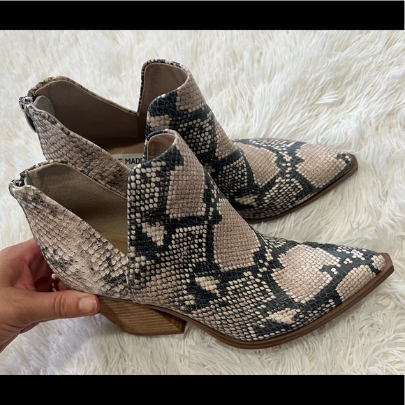 Steve Madden Shoes - Steve Madden Camryn Tan Snake Bootie